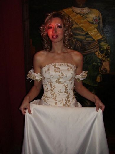 Адель город Лозовая